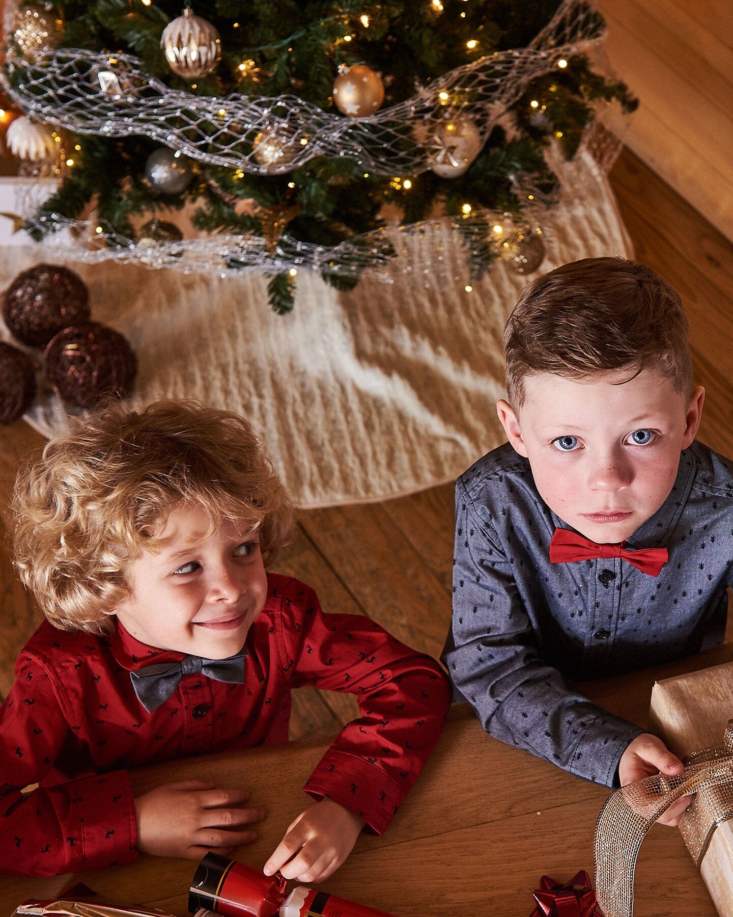 Printed Reindeer Poplin Shirt With Bow Tie Red - Image 3